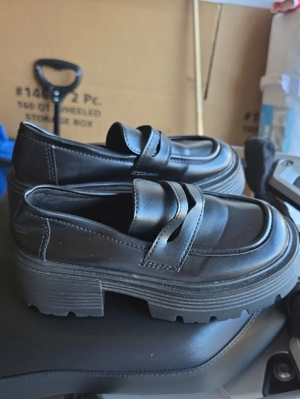 Black Leather  Loafers - Classic Slip-On Style
